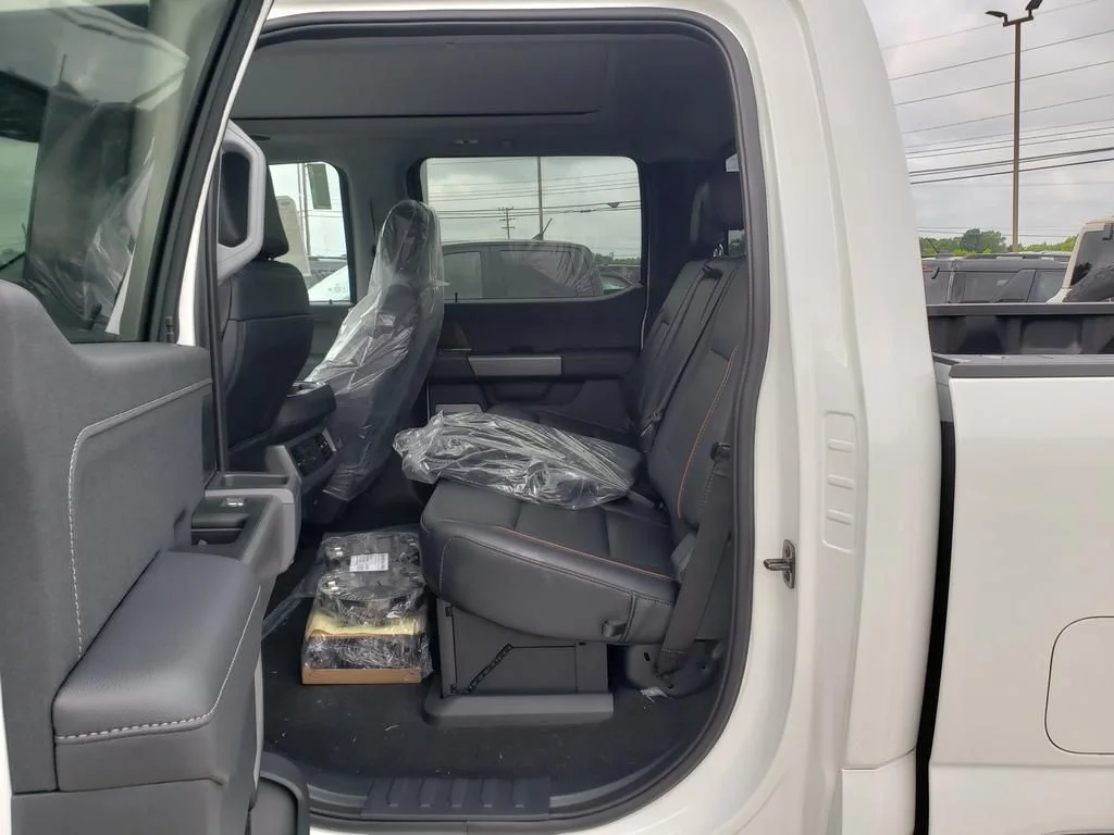 2025 Ford F-350 Super Duty Lariat - Photo 12