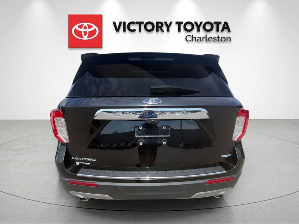 Used 2020 Black Ford Limited image 4