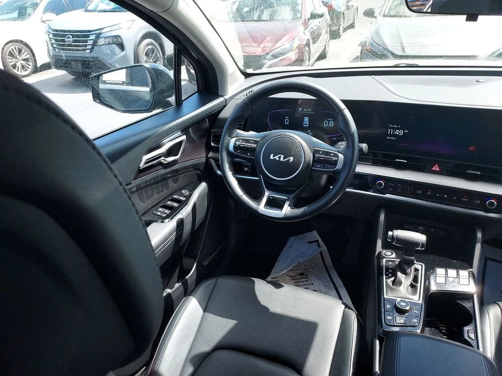 Used 2025 Black Kia EX image 15