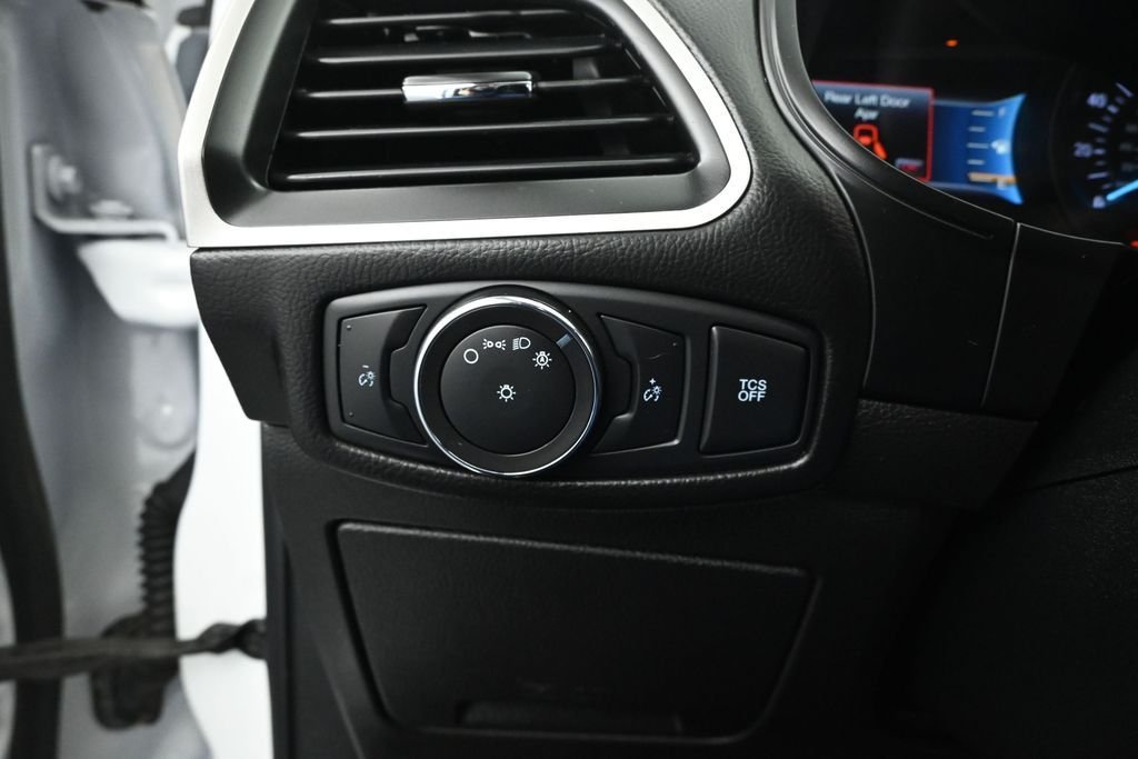 Certified Used 2022 White Ford SE image 12