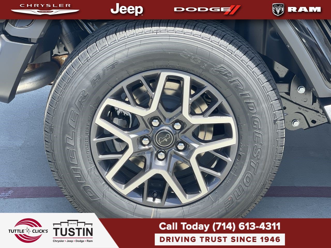New 2026 Black Clear-Coat Exterior Paint Jeep Sahara image 11