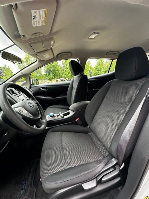 Used 2017 Brilliant Silver Nissan S image 12