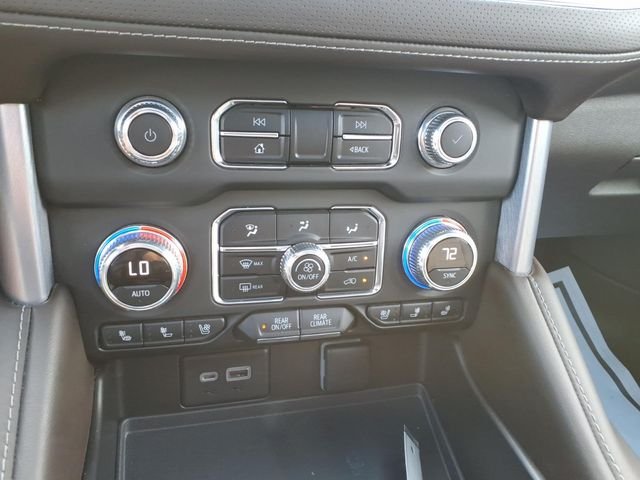 Used 2023 White GMC SLT image 23