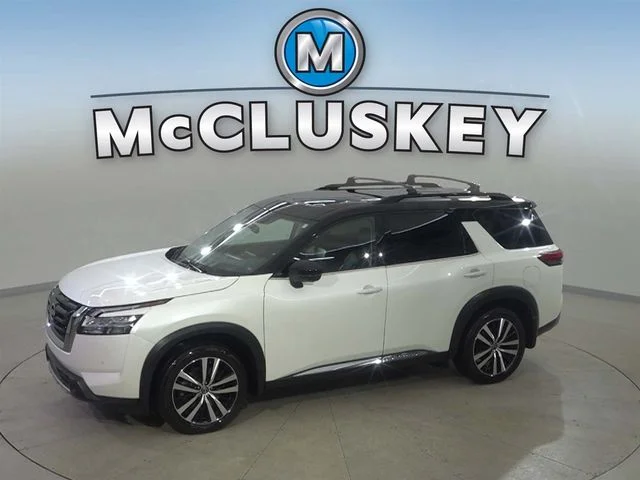 2024 Nissan Pathfinder Platinum 4WD's photo