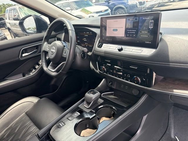 Used 2024 Black Nissan Platinum image 15