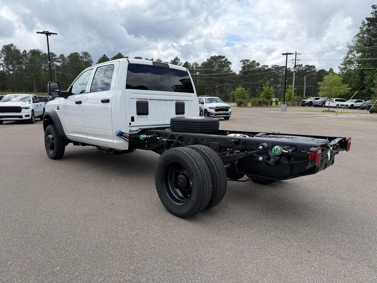 New 2026 Bright White Clear-Coat Exterior Paint RAM Tradesman image 4