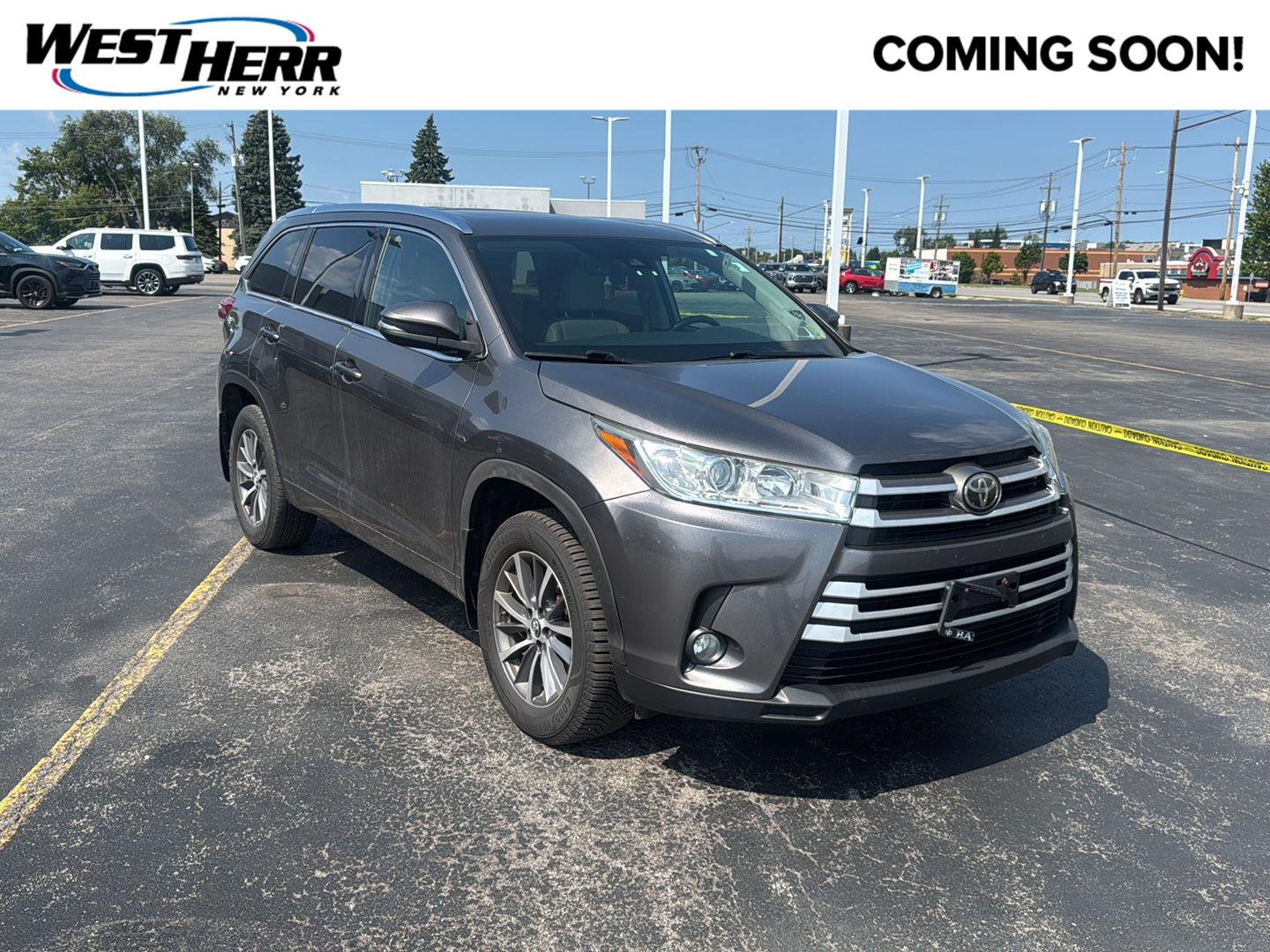 Used 2018 Predawn Gray Mica Toyota XLE image 1