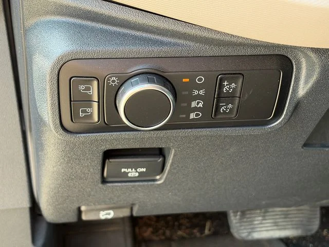 Used 2024 Gray Ford Wildtrak image 17