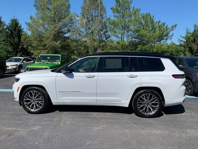 Used 2025 White Jeep Summit image 2