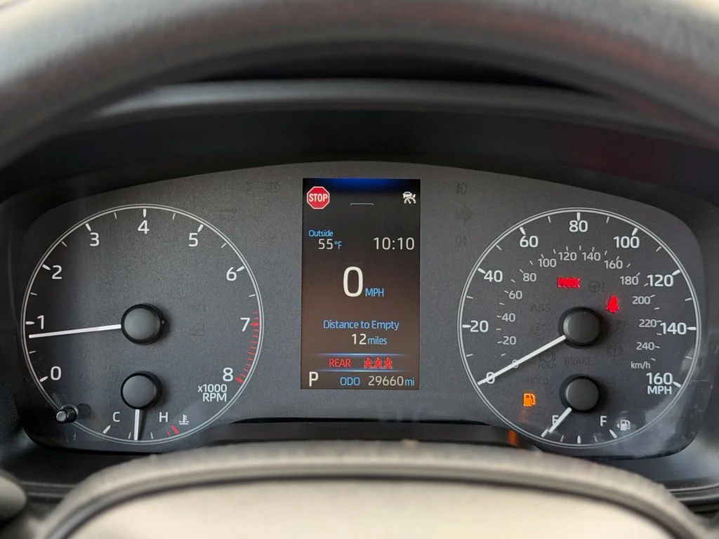 Used 2024  Toyota L image 12
