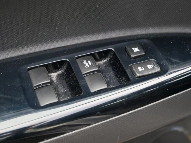 Used 2017 Gray Mitsubishi SE image 16