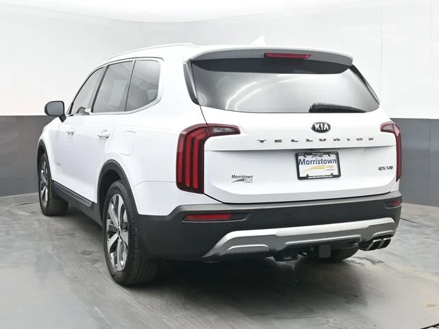 Used 2021 White Kia EX image 11