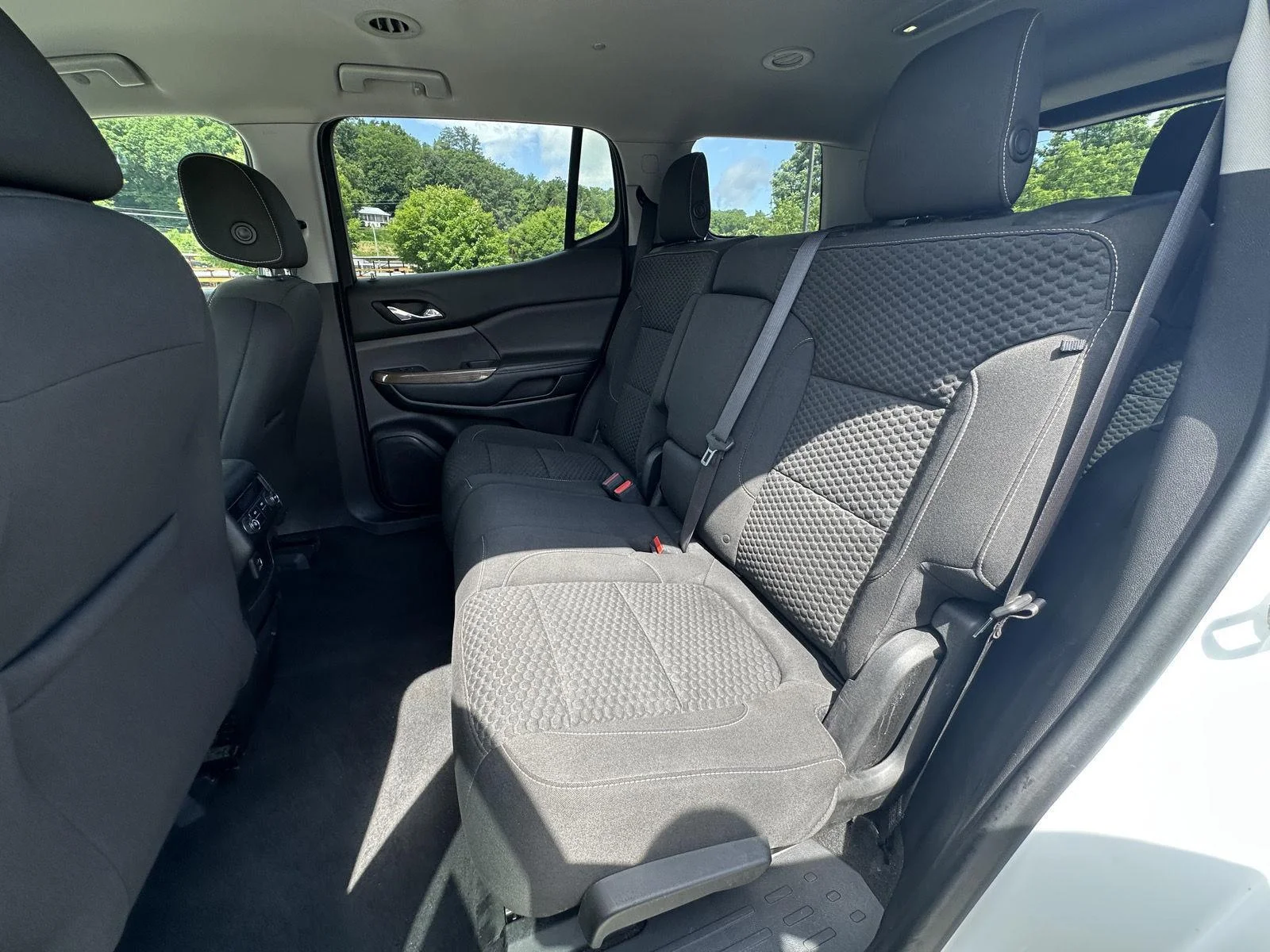Used 2019 Summit White GMC SLE image 11