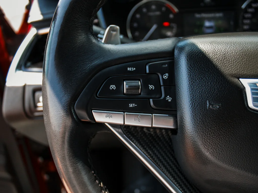 Used 2021  Cadillac Sport image 14