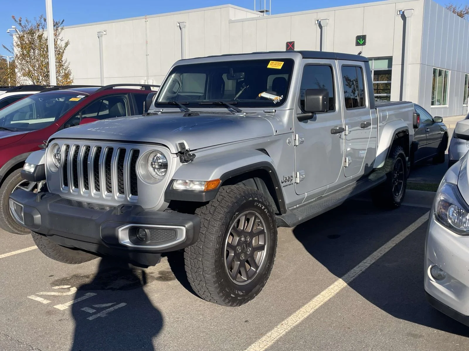 Used 2023 Silver Zynith Clearcoat Jeep Overland image 2