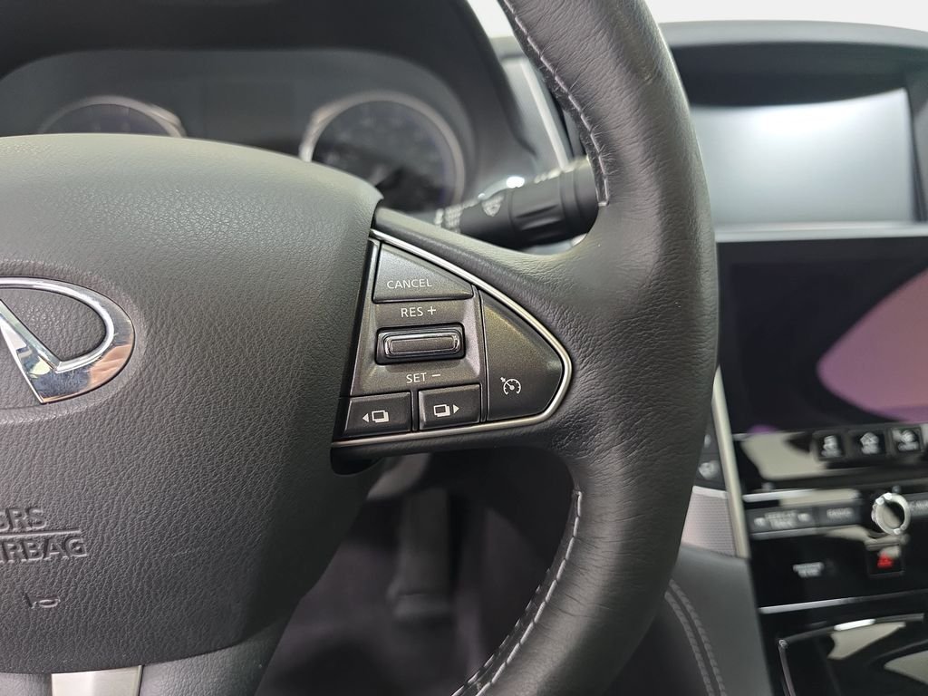 Used 2015 Black Obsidian INFINITI Base image 18