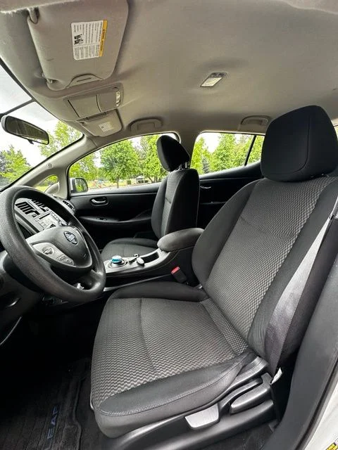 Used 2017 Brilliant Silver Nissan S image 12