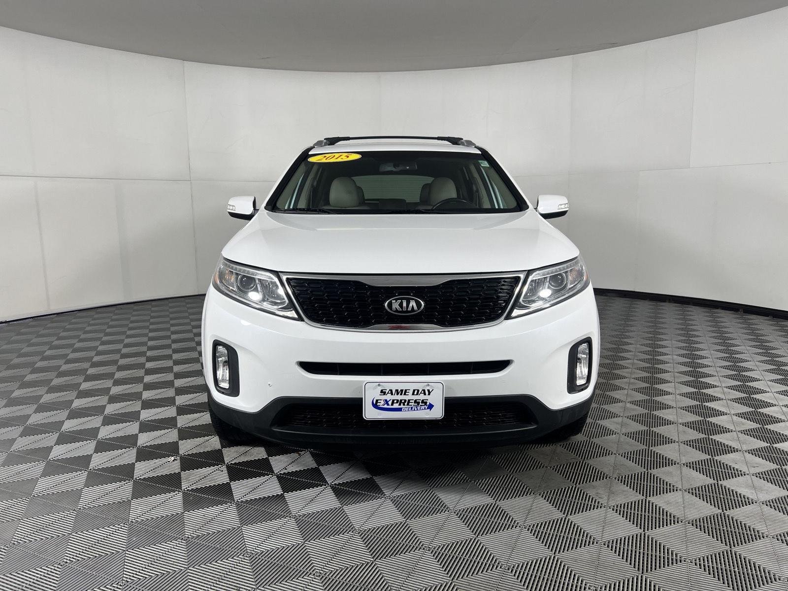 Used 2015 Snow White Pearl Kia EX image 14