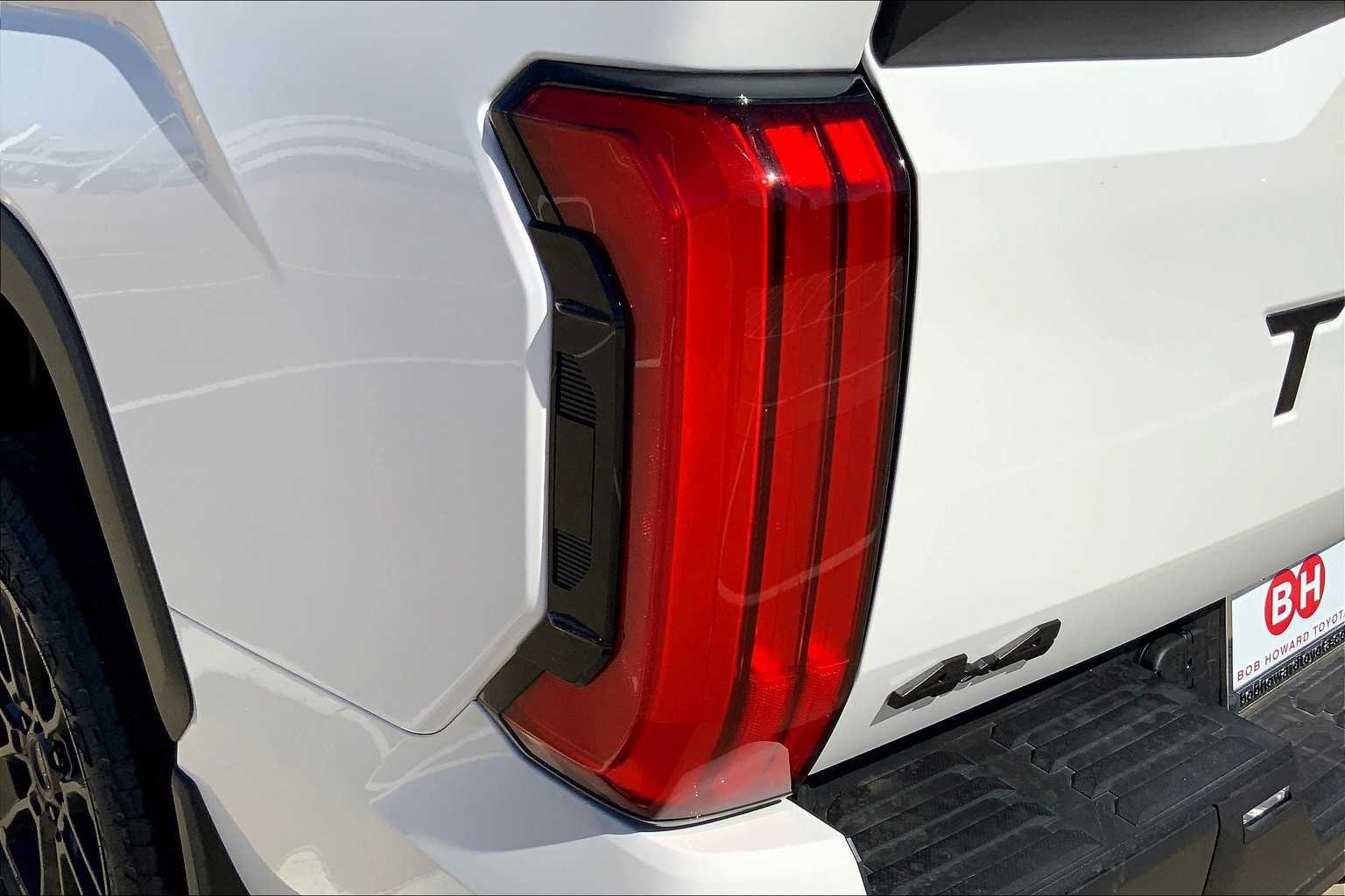 2025 Toyota Tundra SR5 - Photo 13