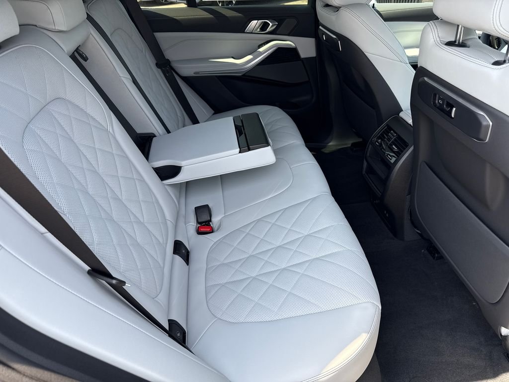 New 2026 Skyscraper Grey Metallic BMW xDrive50e image 16