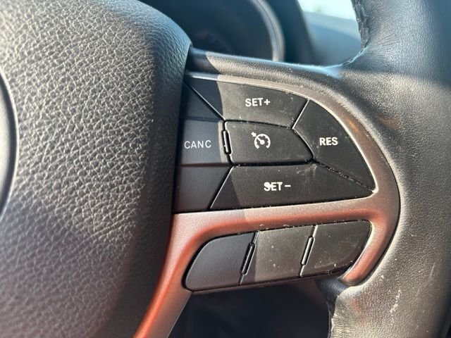 Used 2022 Black Jeep Laredo E image 13