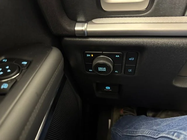 New 2026 Oxford White Ford Active image 16