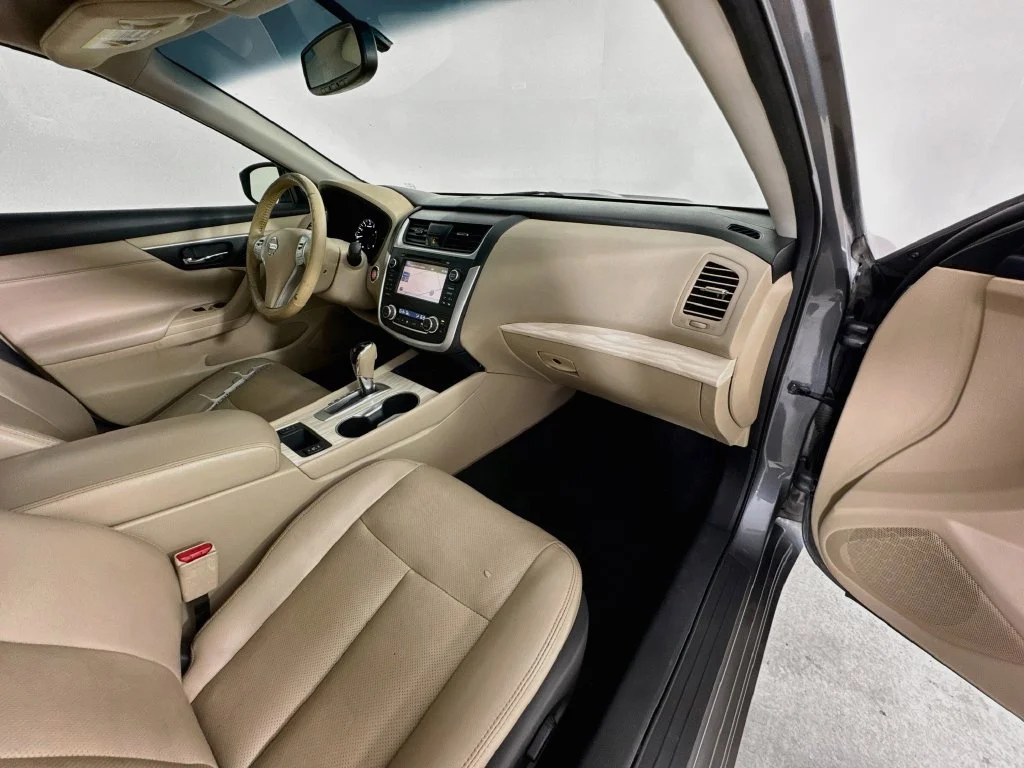 Used 2017 Gray Nissan 2.5 SL image 37
