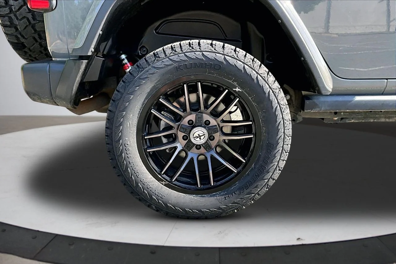 Used 2023 Gray Jeep Rubicon image 35