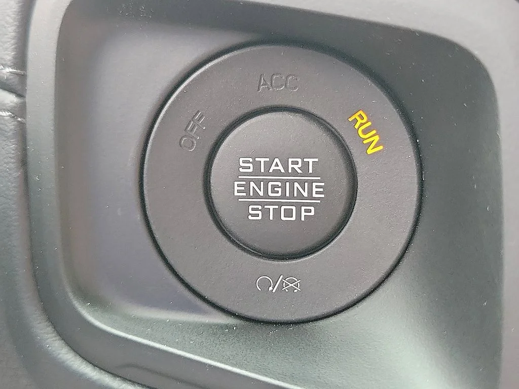 2025 Jeep Wrangler 4-Door Sahara - Photo 11
