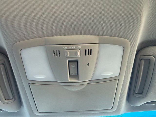 Used 2014 Silver Nissan 3.5 SV image 25