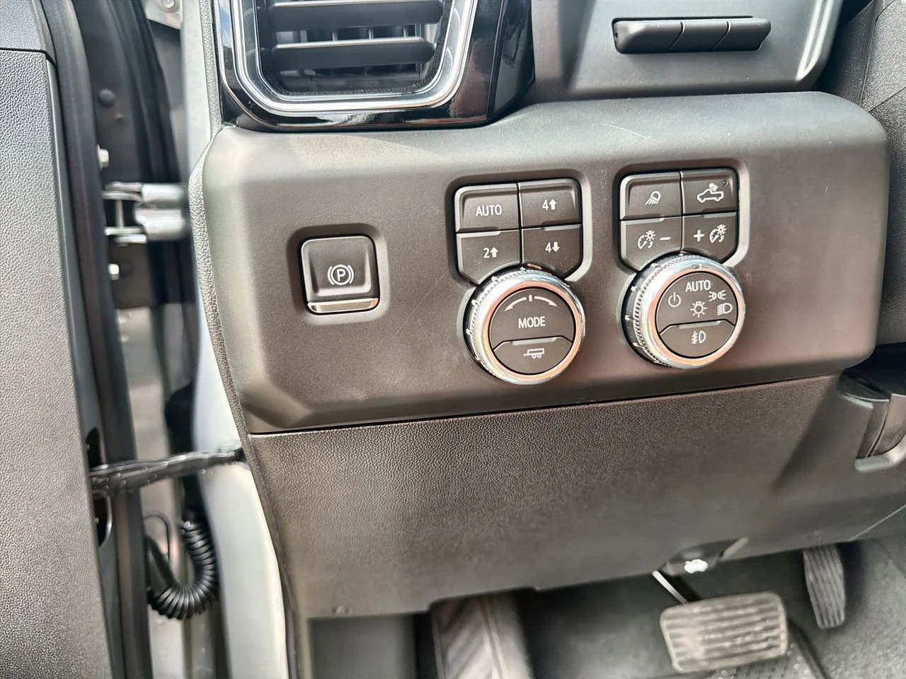 New 2026 Sterling Metallic GMC Denali Ultimate image 15