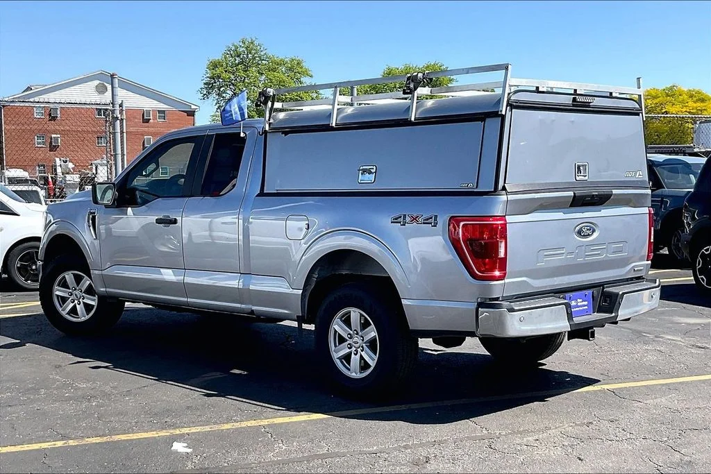 Used 2022 Silver Ford XLT image 10