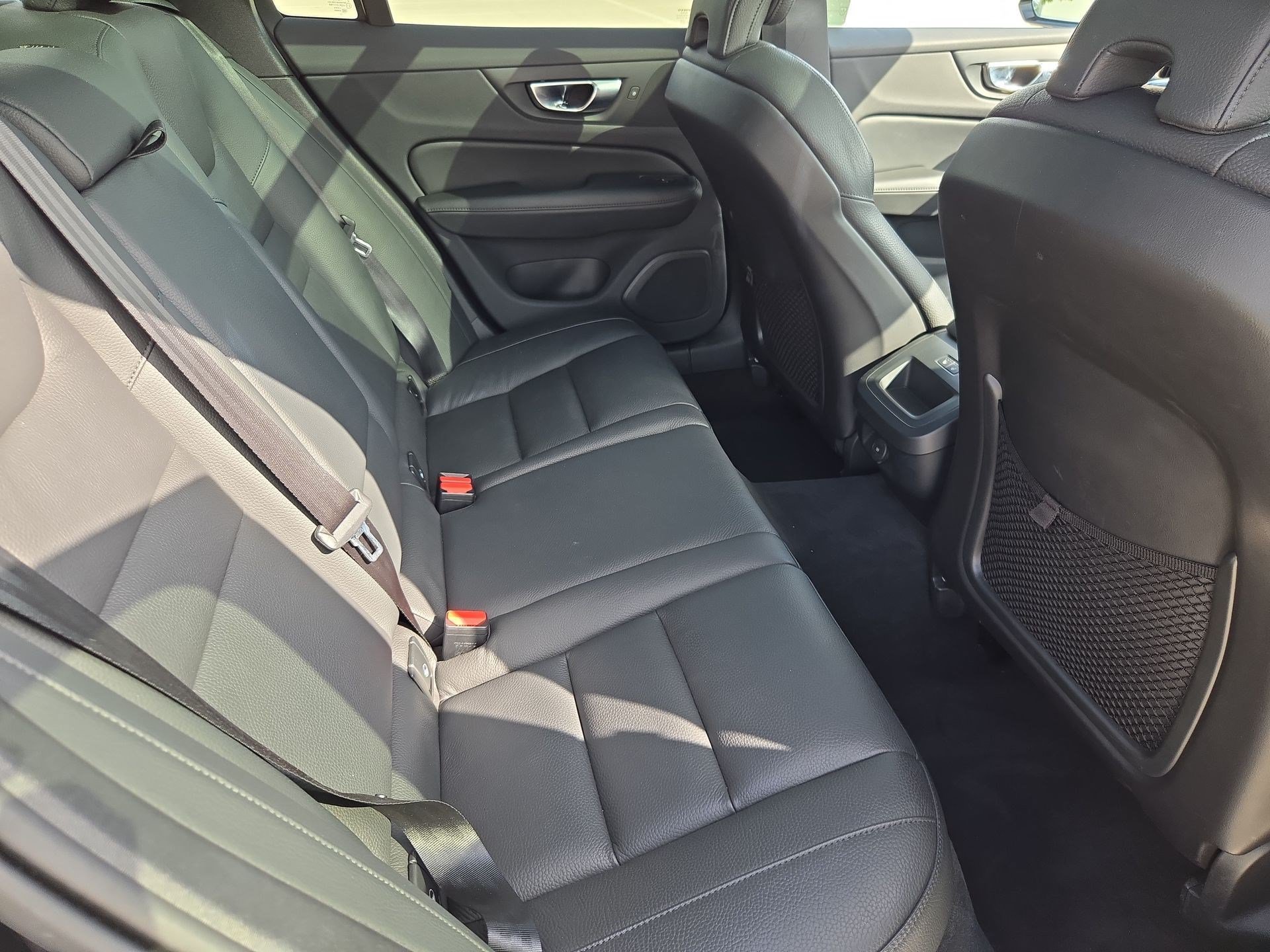 2025 Volvo V60 Cross Country 26