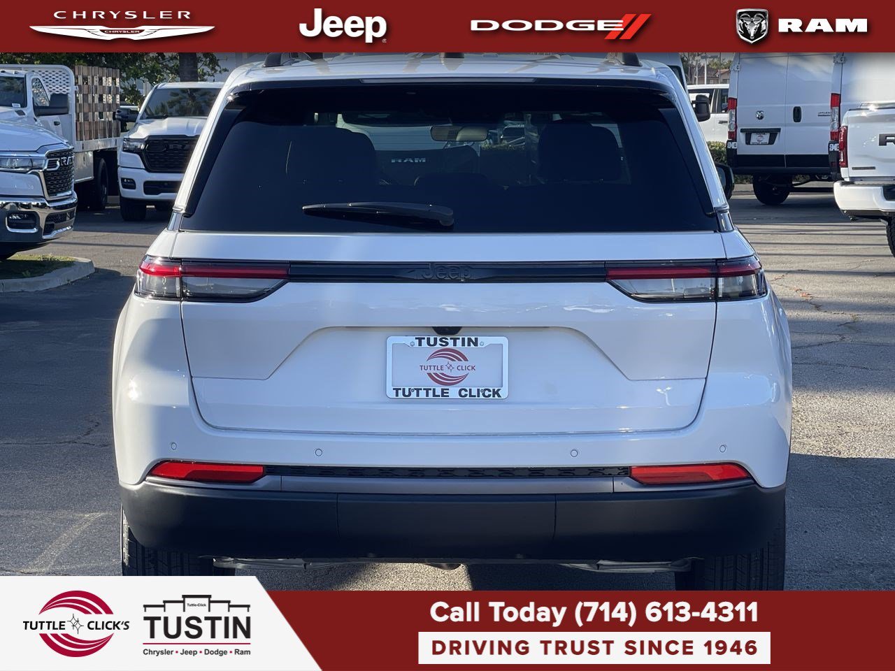 New 2026 Bright White Clear-Coat Exterior Paint Jeep Laredo Altitude image 5
