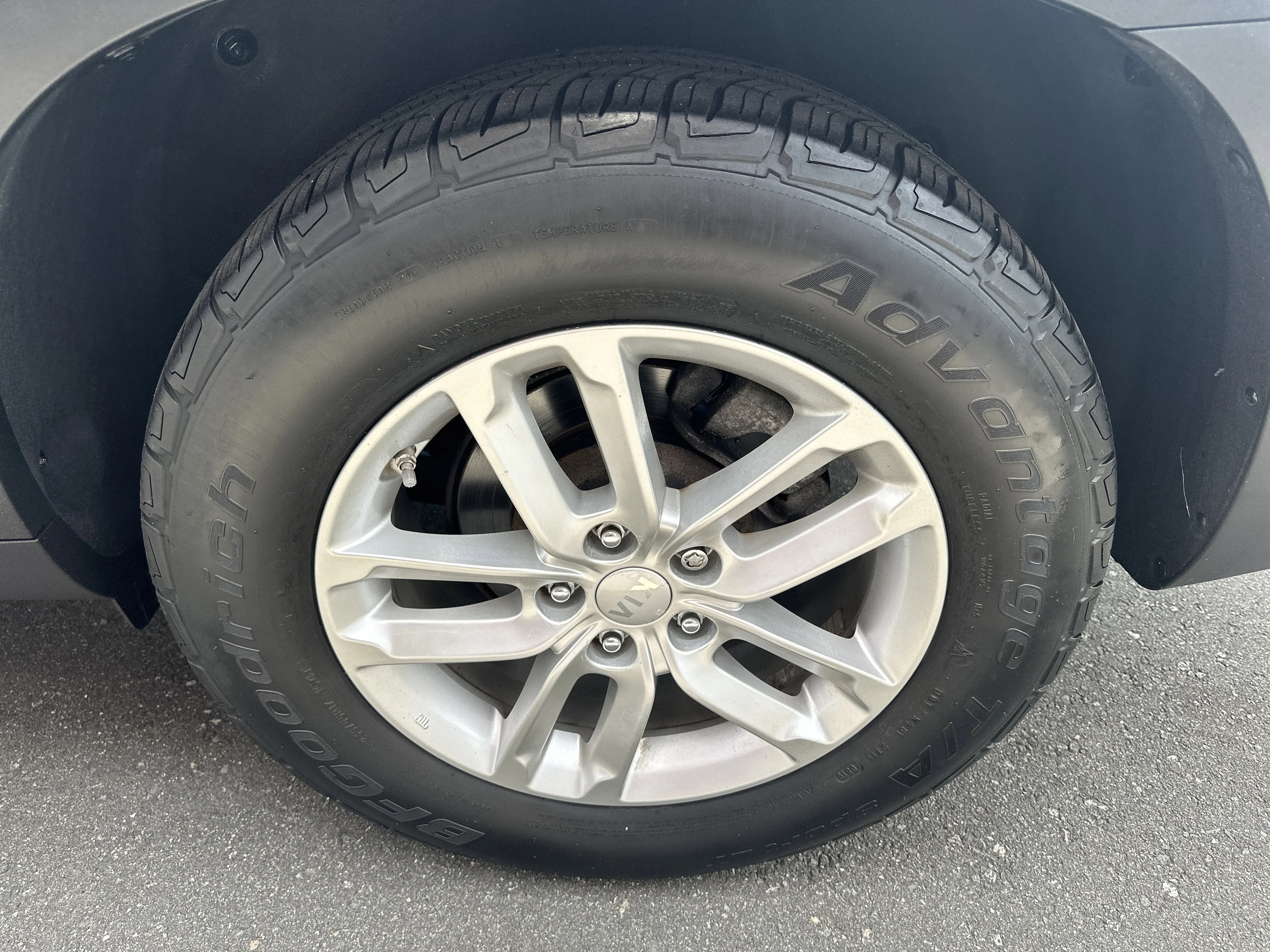 Used 2015 Snow White Pearl Kia LX image 35