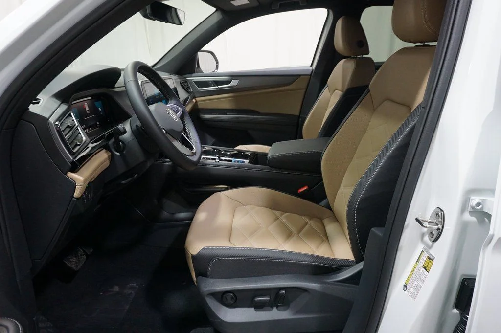 2025 Volkswagen Atlas Cross Sport SE w/Tech - Photo 10