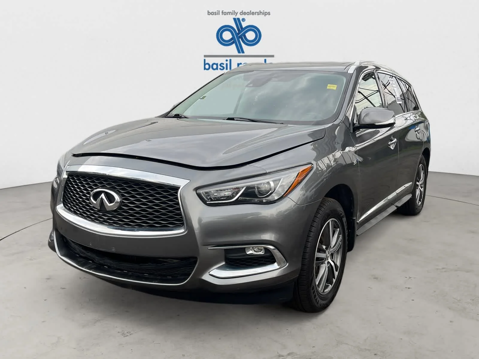 Used 2020 Liquid Platinum INFINITI LUXE image 2