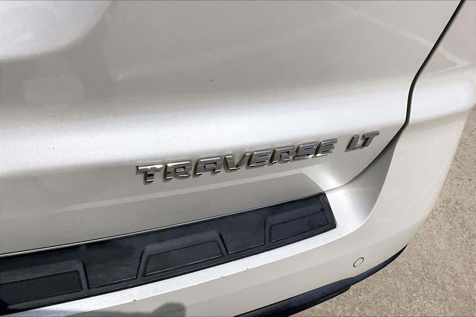 Used 2013 White Diamond Tricoat Chevrolet LT image 10