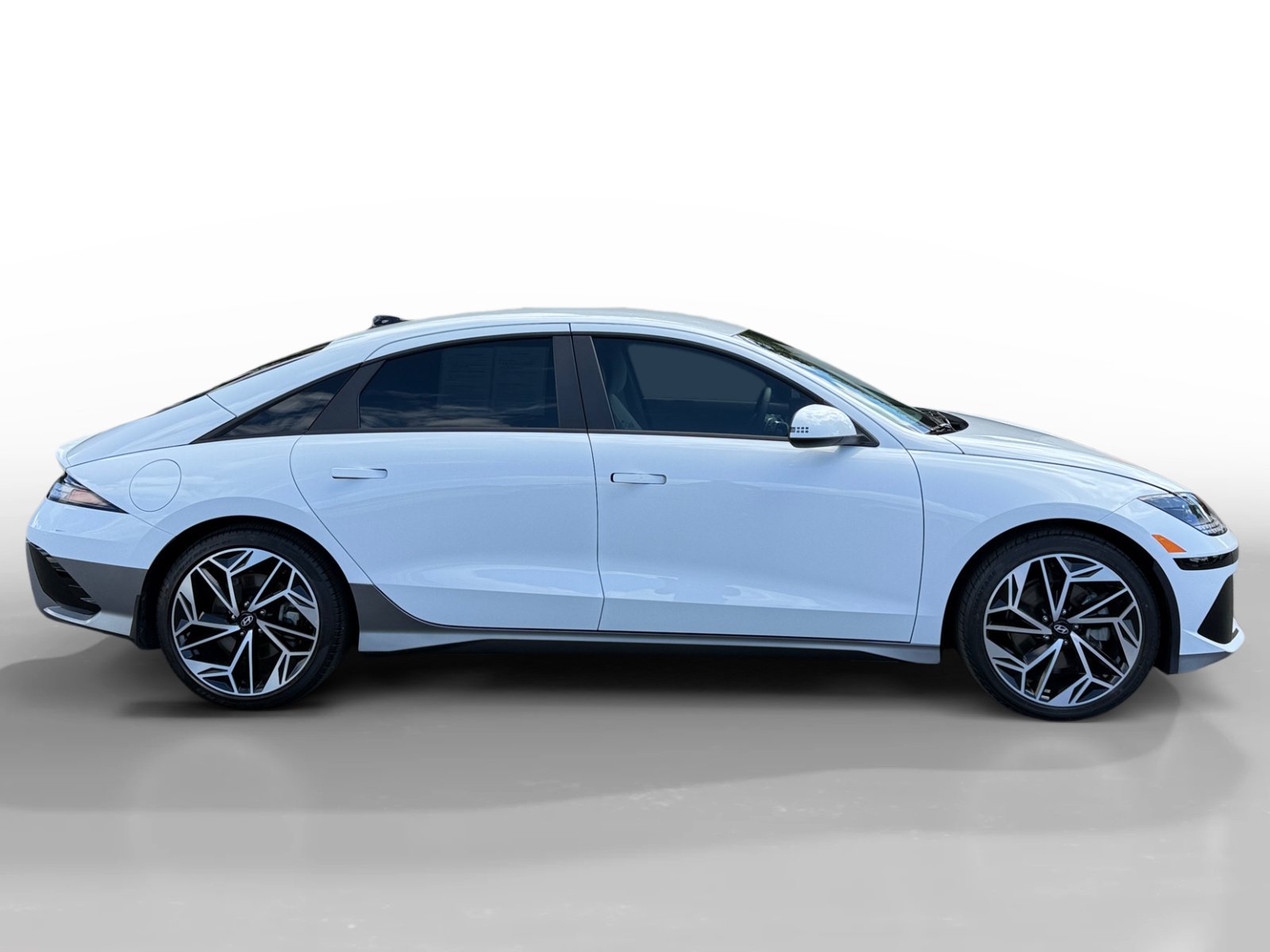 Used 2025 White Hyundai SEL image 6