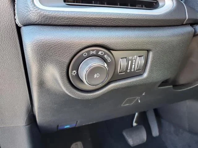 2026 Chrysler Pacifica Select - Photo 8