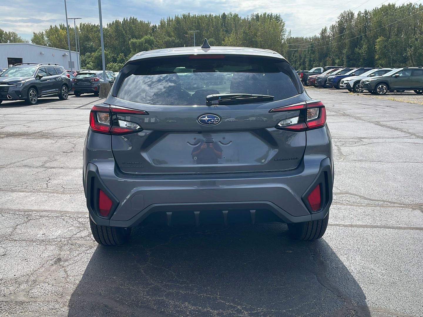 New 2026 MAGNETITE GRAY PEARL Subaru Base image 4