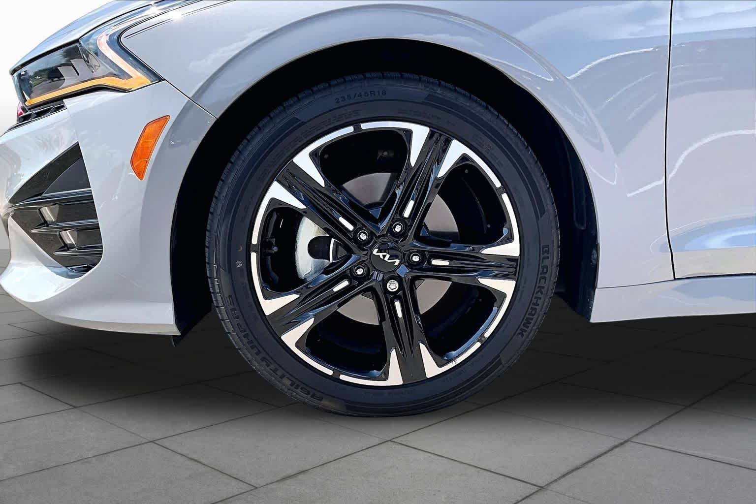 Used 2022 Wolf Gray Kia GT-Line image 10