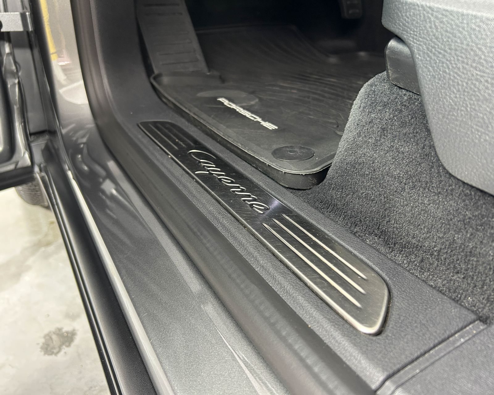 Used 2018 Gray Porsche Base image 15