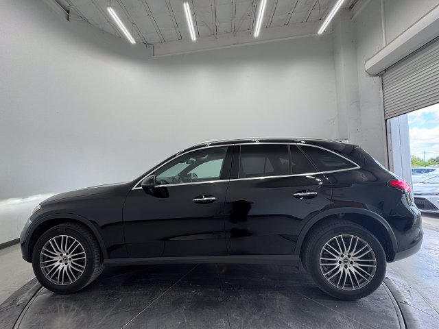 Used 2024 Black Mercedes-Benz GLC 300 image 15
