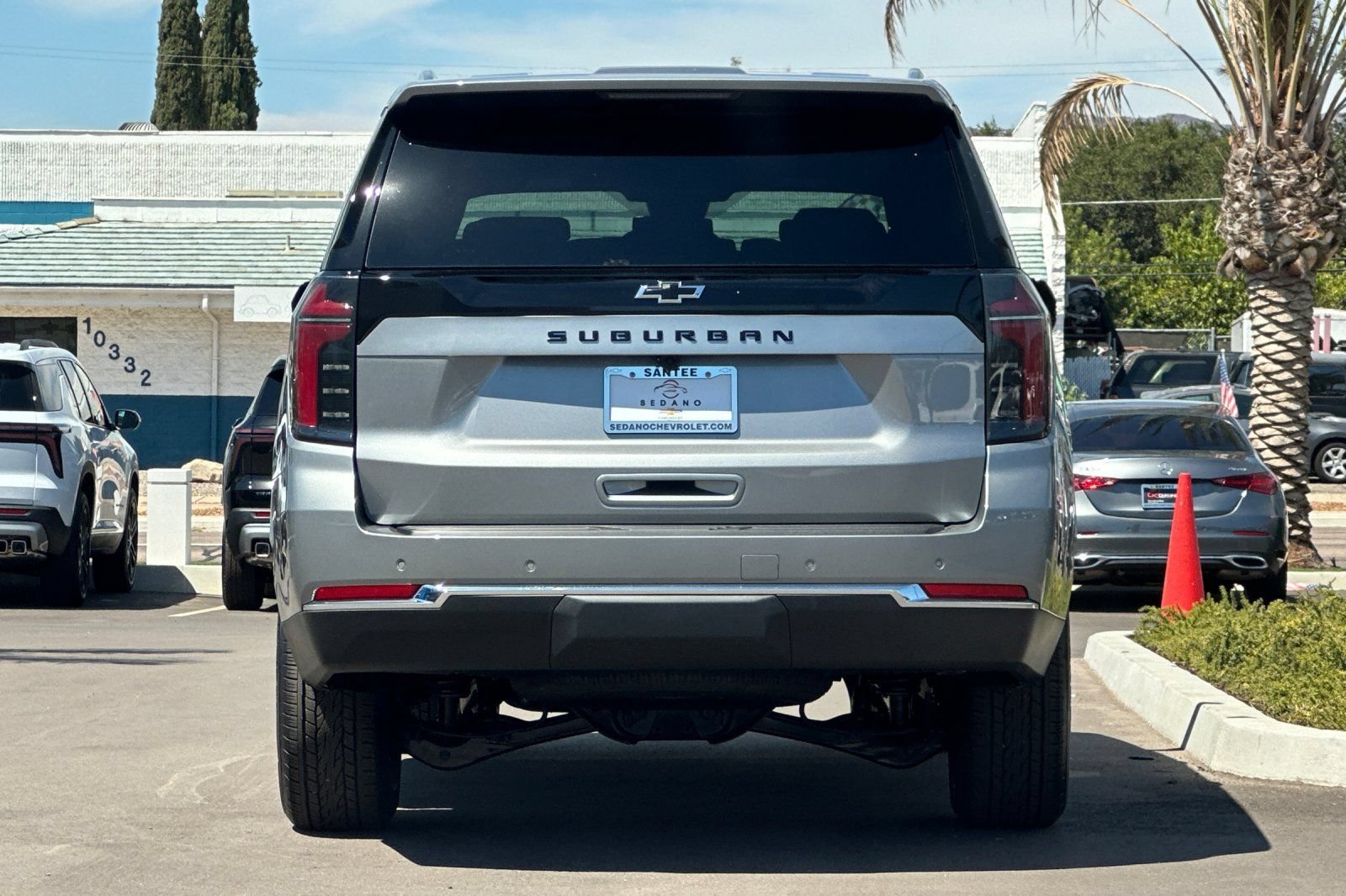 2026 Chevrolet Suburban LS - Photo 5