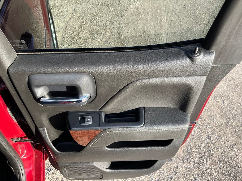 Used 2019 RED QUARTZ TINTCOAT GMC SLE image 32