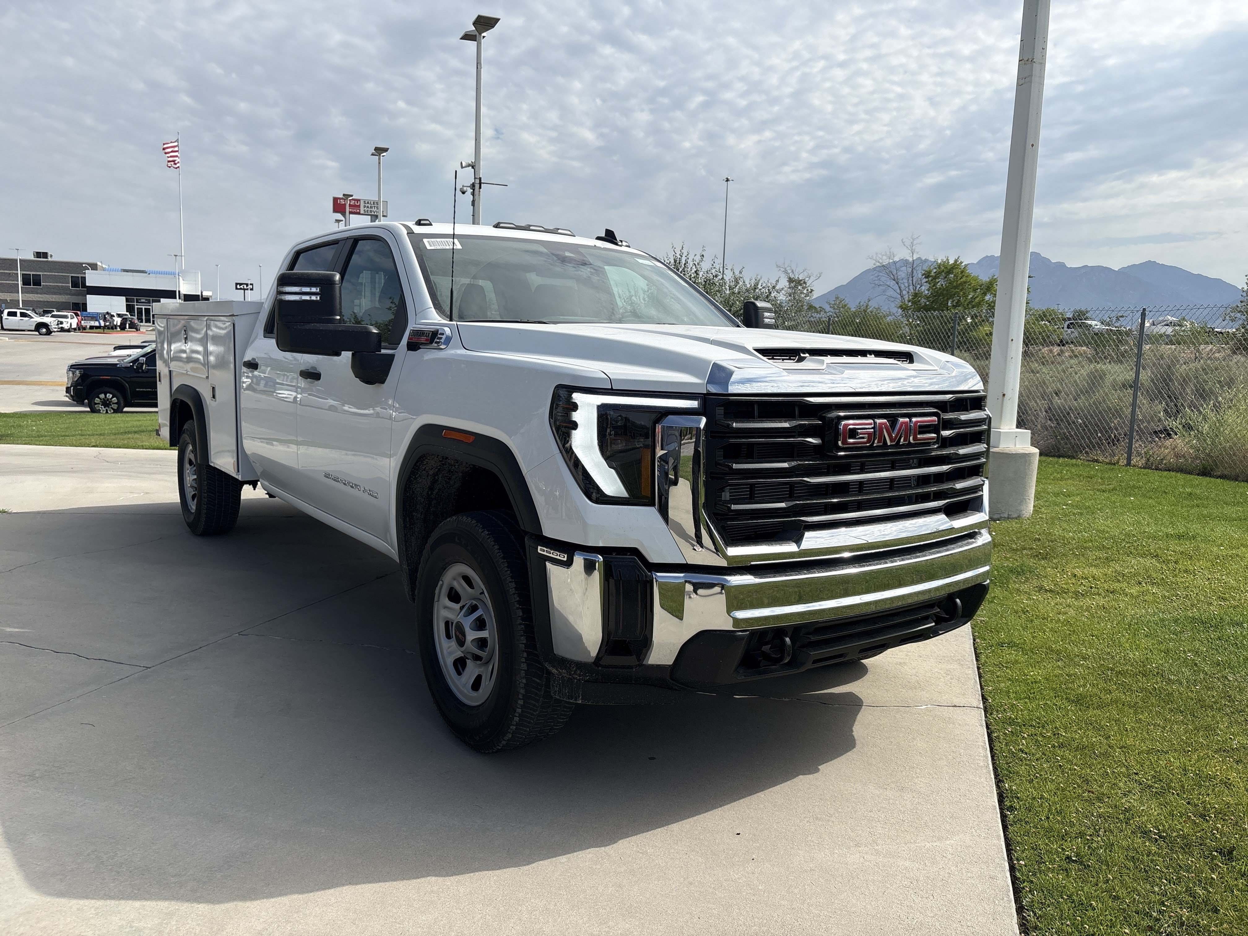 New 2026 Summit White GMC Pro image 8