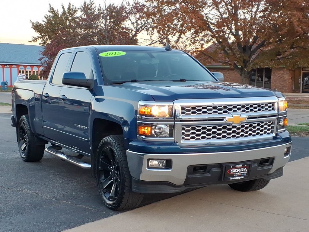 Used 2015 DEEP OCEAN BLUE METALLIC Chevrolet LT image 14