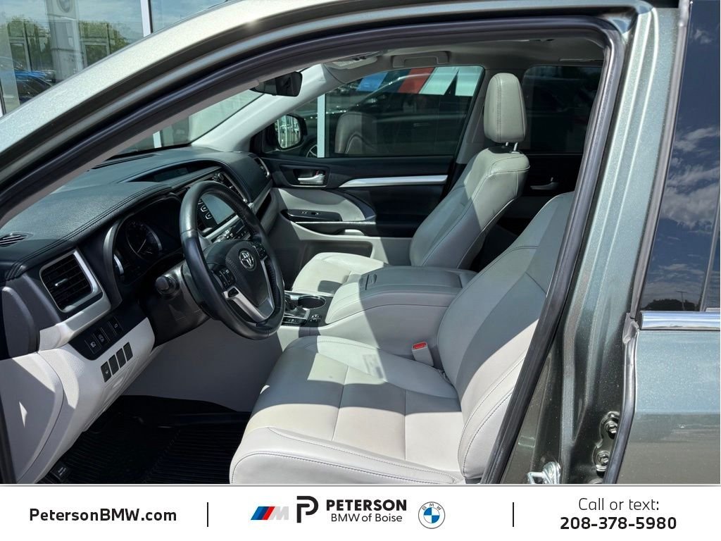 Used 2019 Green Toyota XLE image 14