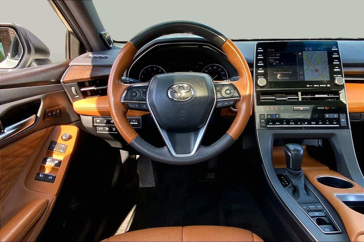Used 2022 Wind Chill Pearl Toyota Limited image 6